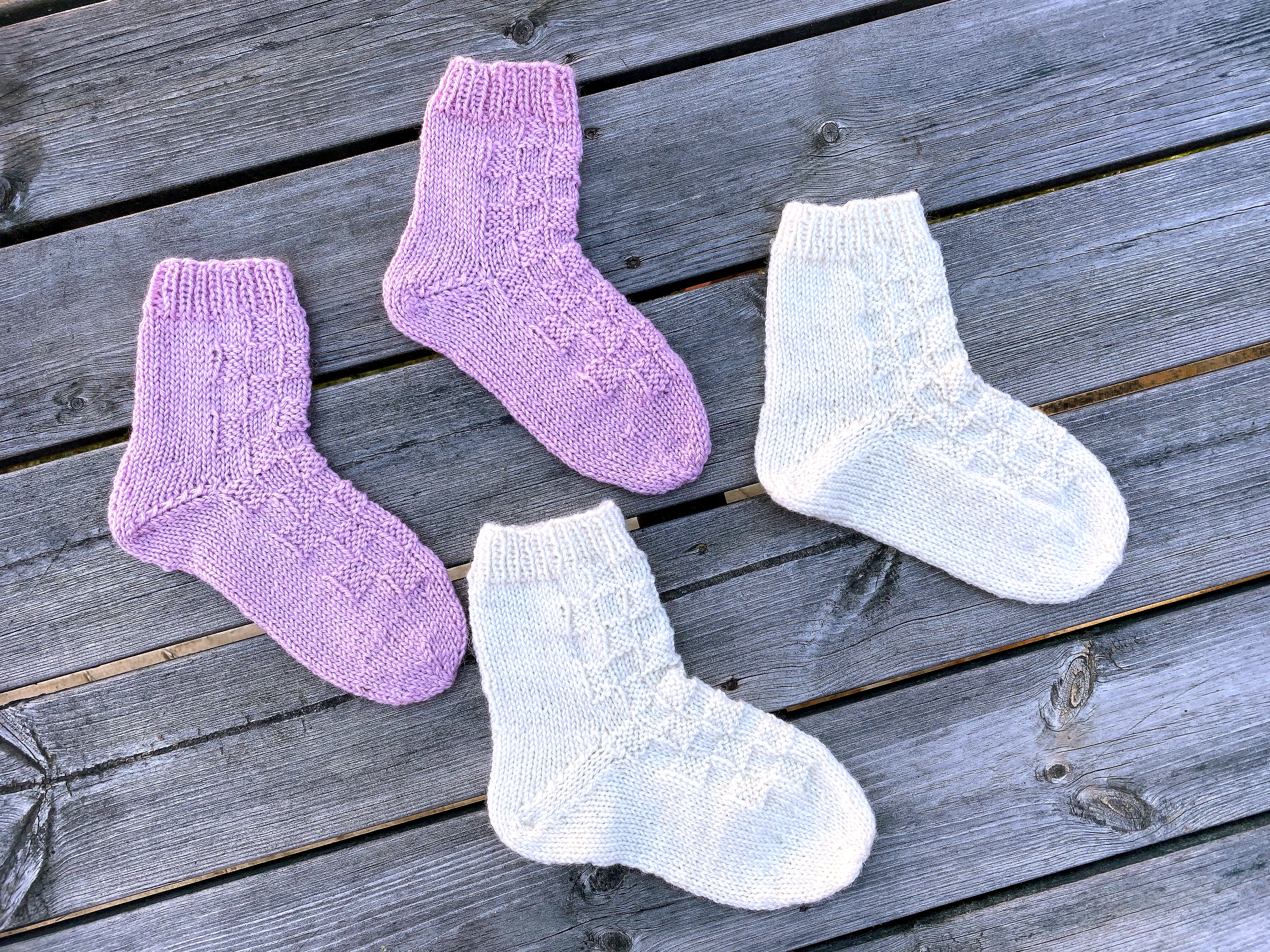 Slik strikker du første par sokker på 1-2-3 Søstrene Miljeteig